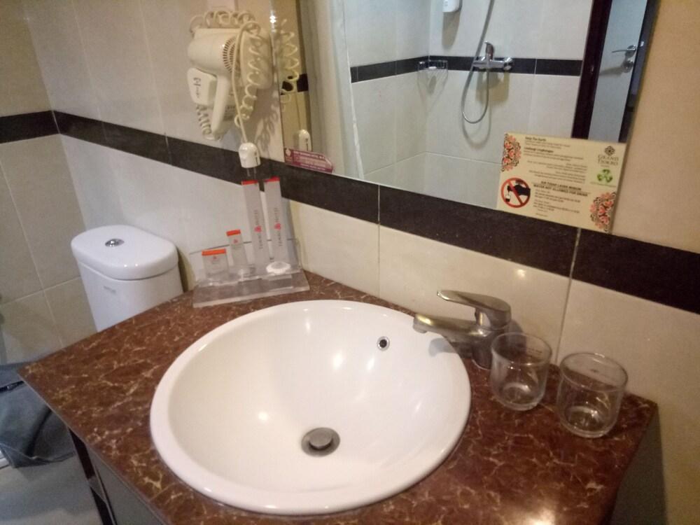 Tjokro Hotel Klaten Extérieur photo