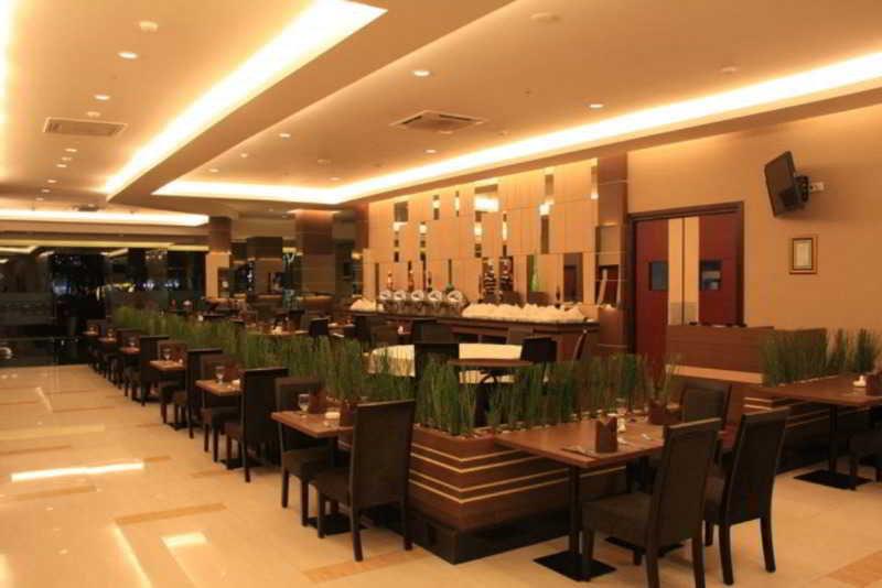 Tjokro Hotel Klaten Extérieur photo