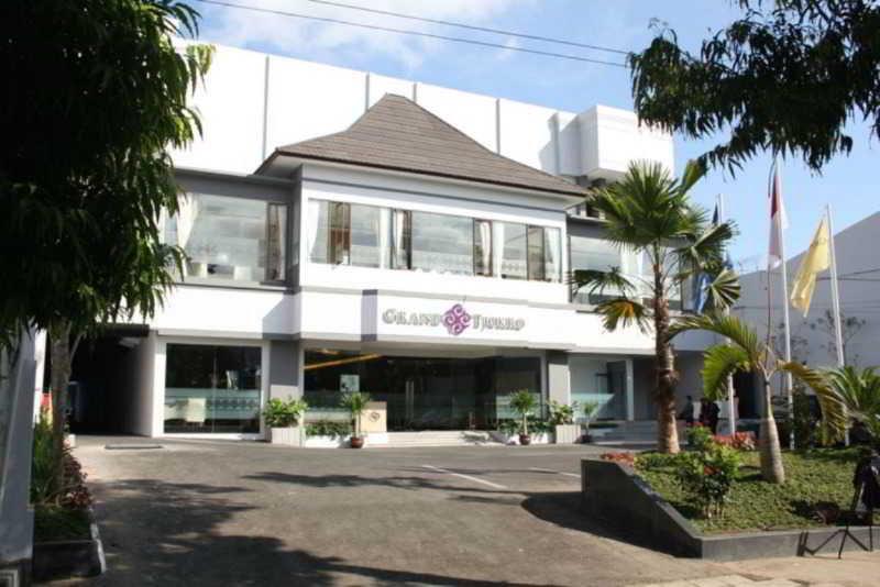 Tjokro Hotel Klaten Extérieur photo