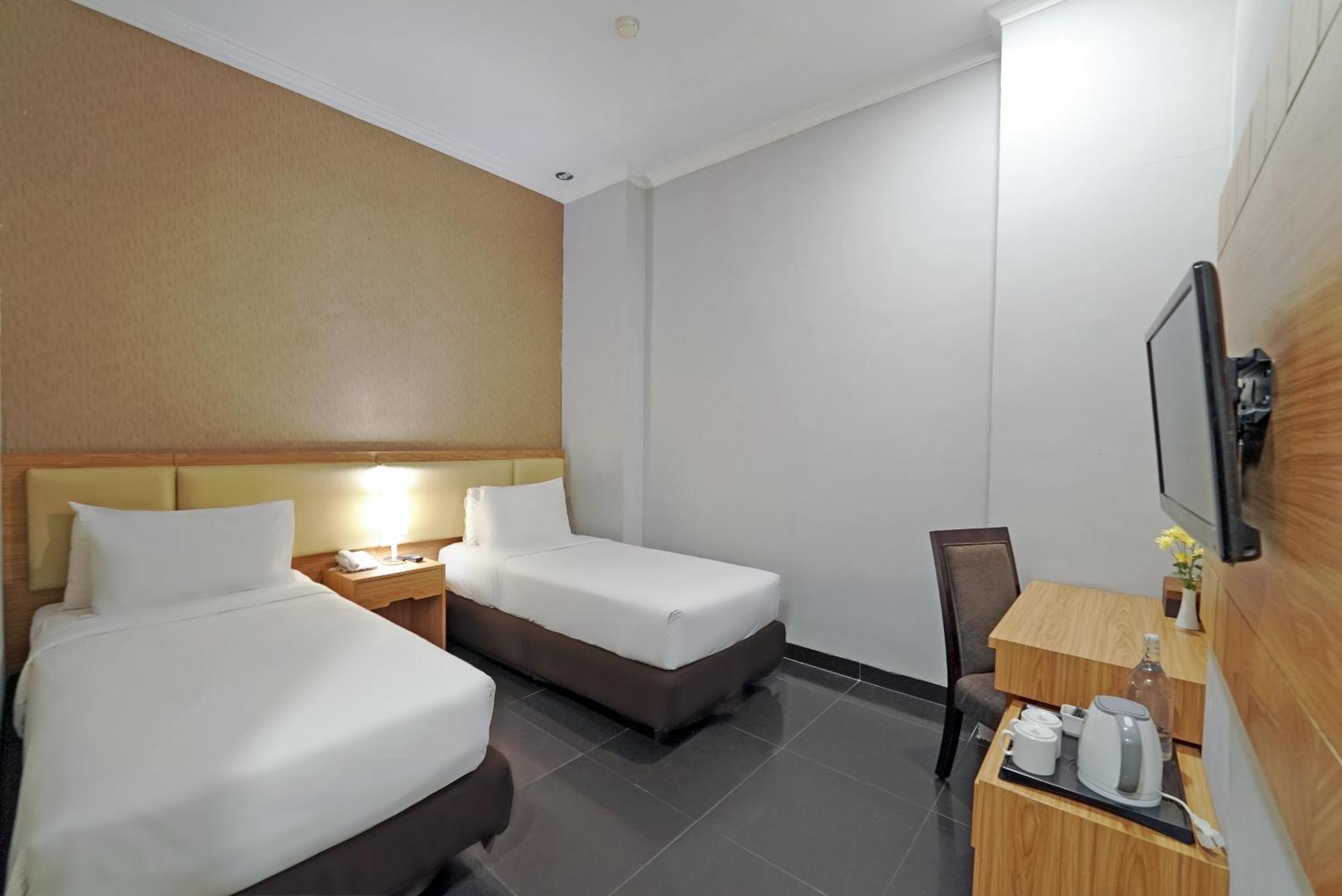 Tjokro Hotel Klaten Extérieur photo