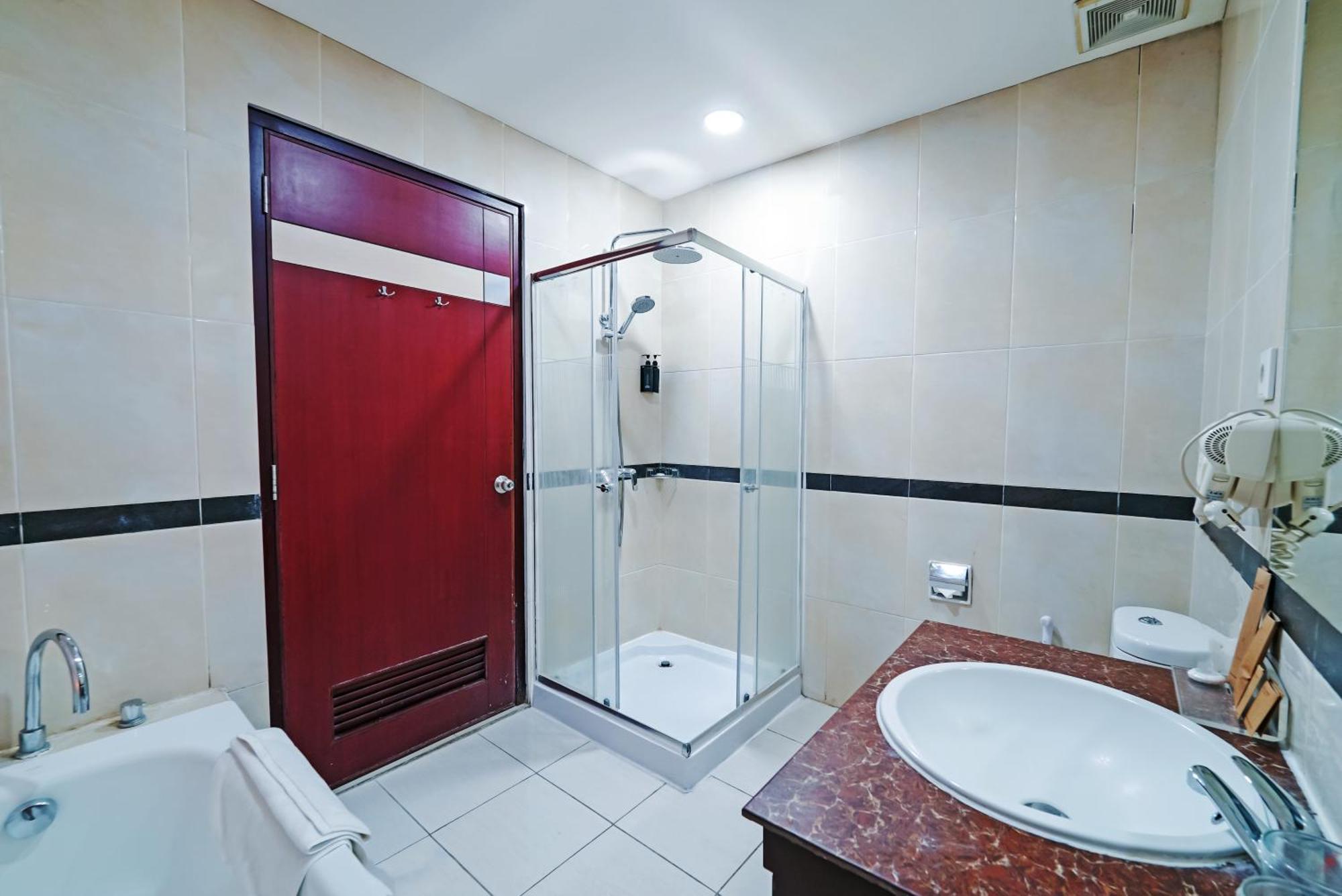 Tjokro Hotel Klaten Extérieur photo