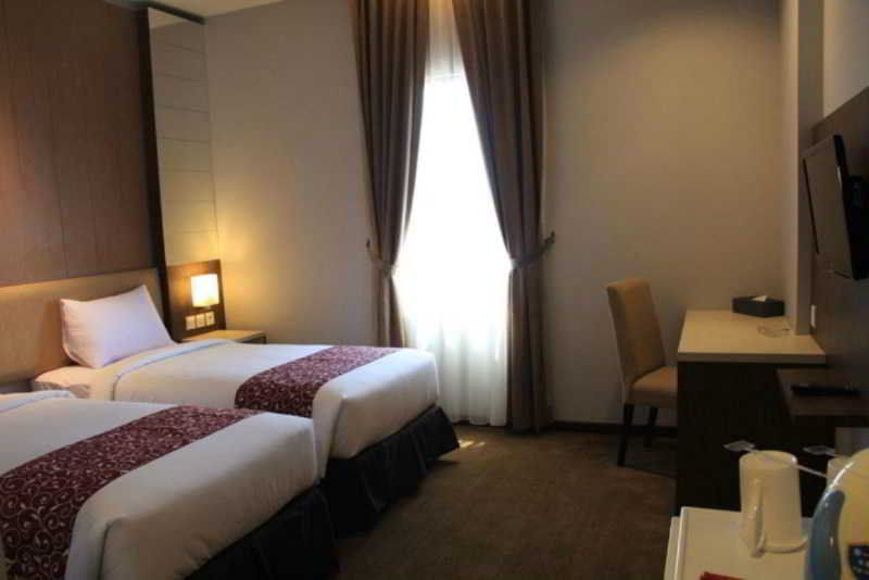 Tjokro Hotel Klaten Extérieur photo