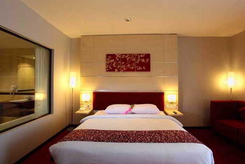 Tjokro Hotel Klaten Extérieur photo