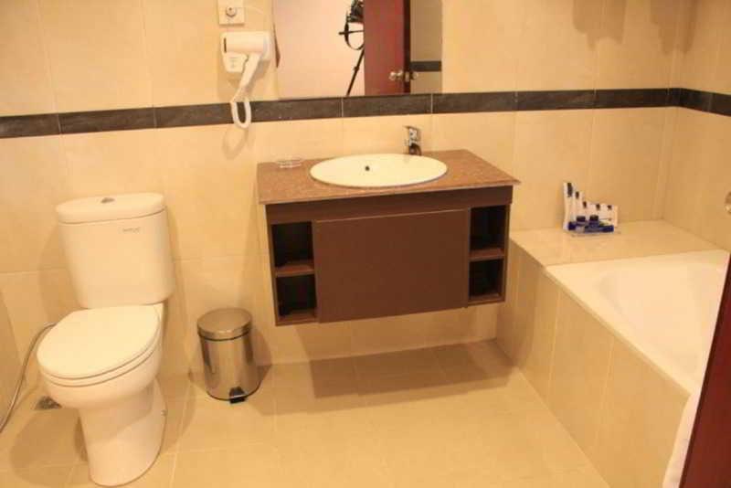 Tjokro Hotel Klaten Extérieur photo